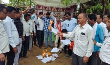 सरकार के चेतावनी के बाद भी ग्राम पंचायत सचिव हड़ताल पर, हड़ताली सचिवों ने दी आत्मदाह की चेतावनी, फूंक दिया अल्टीमेटम