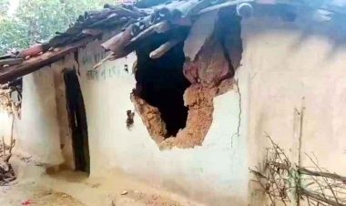 हाथियों की दहशत में ग्रामीण, कच्चा मकान तोड़ा, परिजनों ने अंधेरे में भागकर बचाई जान, सुबह 4 बजे गांव में घुसे 20 हाथी, 4 ग्रामीणों की मौत