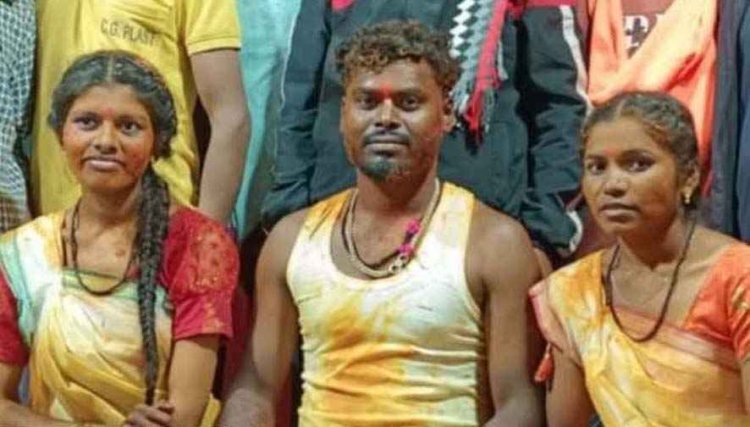छत्तीसगढ़ में अनोखी शादी ने मचाया बवाल: ढोल-नगाड़ों और डीजे के बीच एक ही दूल्हे ने दो दुल्हनों संग लिए सामाजिक रीति-रिवाजों के साथ लिए सात फेरे