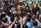नाबालिग आदिवासी बच्चियों के साथ गैंगरेप की मेडिकल रिपोर्ट में डॉ. ने लिखा- नो इंजरी, सीएमएचओ कार्यालय का घेराव, डॉक्टर की बर्खास्तगी की मांग