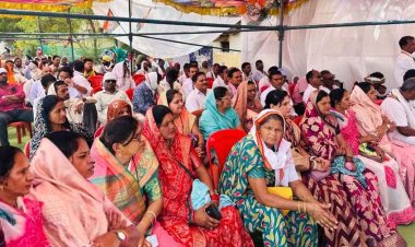 महंगाई और जनसमस्याओं को लेकर कांग्रेस का अभनपुर SDM कार्यालय घेराव कर जोरदार प्रदर्शन, जाकर नारेबाजी, कार्यकर्ताओं और ग्रामीणों की मौजूदगी