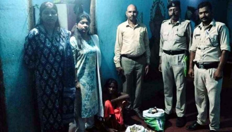 अवैध शराब पर लगातार वार, नवापारा में महिला के घर दबिश देकर देसी मसाला शोले जब्त, शहर में मचा हड़कंप, तस्करी के खिलाफ अभियान रहेगा जारी