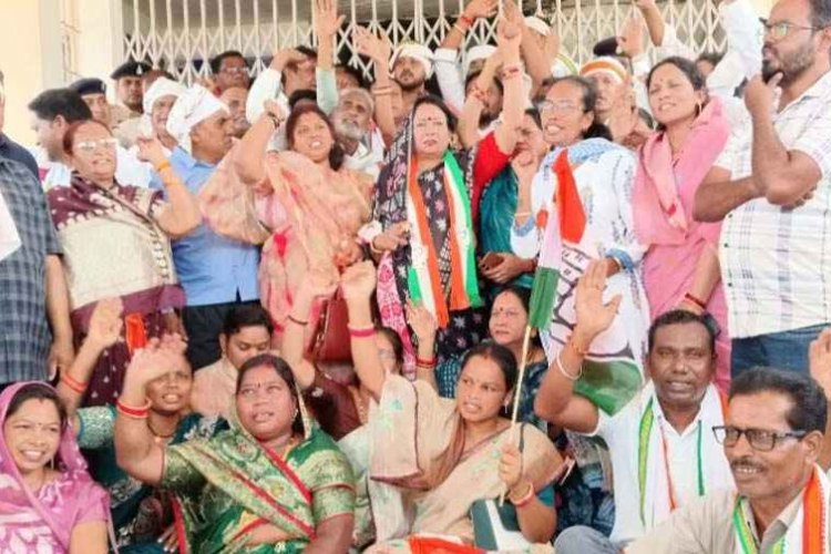 पांचवीं बार बिजली दर वृद्धि का विरोध, कांग्रेस की सत्ता आने से स्मार्ट मीटर उखाड़ फेंका जायेगा &अमितेश, जनता पर बढ़ रहा बोझ, बढ़े हुए बिल वापस ले सरकार