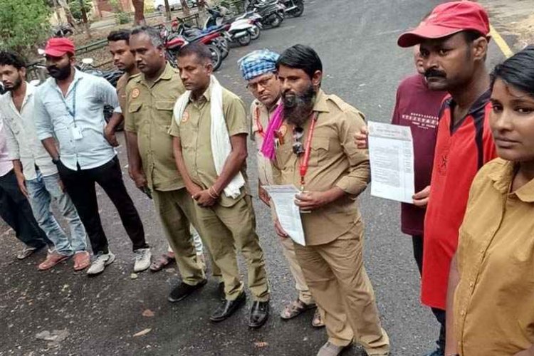 ड्राइवर महासंघ का प्रदर्शन, बीमा&आवास, शिक्षा और सुरक्षा समेत 15 सूत्रीय मांग, कलेक्ट्रेट तक निकाली रैली, कलेक्टर को ज्ञापन सौंपकर लगाई इंसाफ की गुहार