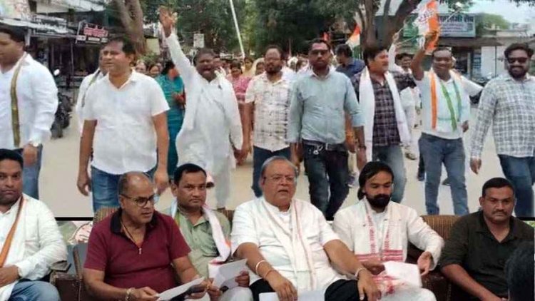 महंगाई और बिजली दरों के विरोध में कांग्रेस का जोरदार प्रदर्शन, विद्युत् विभाग का किया घेराव, जमकर नारेबाजी, अमितेश शुक्ला का वीडियो हो रहा वायरल