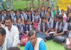 शिक्षक की कमी और पुस्तकों के इंतजार में छात्र, आखिर कौन लेगा जिम्मेदारी?, शिक्षा व्यवस्था पर उठे सवाल, स्कुल में बच्चों और पालकों ने जड़ा ताला