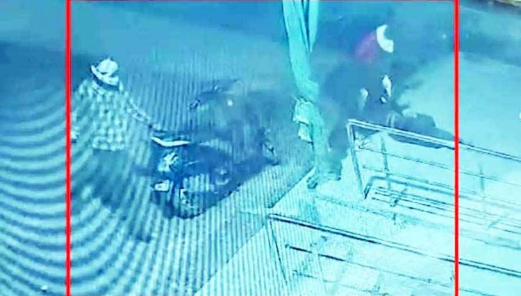 युवक से लूटपाट का मामला, कुरुद पुलिस ने सीसीटीवी फुटेज के आधार पर एक आरोपी को गिरफ्तार कर भेजा जेल, बाकी आरोपियों की तलाश जारी