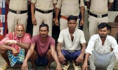 पुरानी रंजिश ने लिया हिंसक रूप, पेट्रोल-पंप कर्मचारी पर जानलेवा हमला पर जानलेवा हमला करने वाले 4 आरोपी गिरफ्तार होकर पहुंचे जेल, लाठियां जब्त