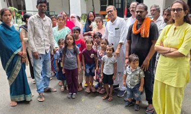 आत्मानंद स्कूलों में LKG पर रोक से भड़का पालकों का आक्रोश, गरीबों के बच्चों से क्यों छीना जा रहा अंग्रेजी शिक्षा का सहारा?, कलेक्टर को सौंपा ज्ञापन