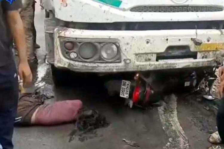 कोयला लदे ट्रक ने बाइक को मारी टक्कर, इलाज के दौरान युवती की मौत, युवक गंभीर रूप से घायल, अस्पताल में भर्ती, मची अफरा&तफरी, जांच में जुटी पुलिस