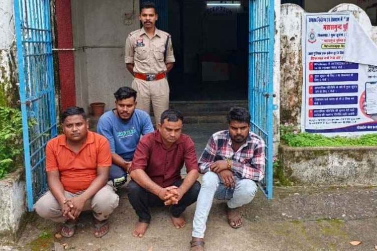 आबकारी टीम पर कार्रवाई के दौरान हमला, जब्त शराब लेकर आरोपी फरार, पुलिस ने एक नाबालिग समेत पांच आरोपियों को गिरफ्तार को भेजा सलाखों के पीछे