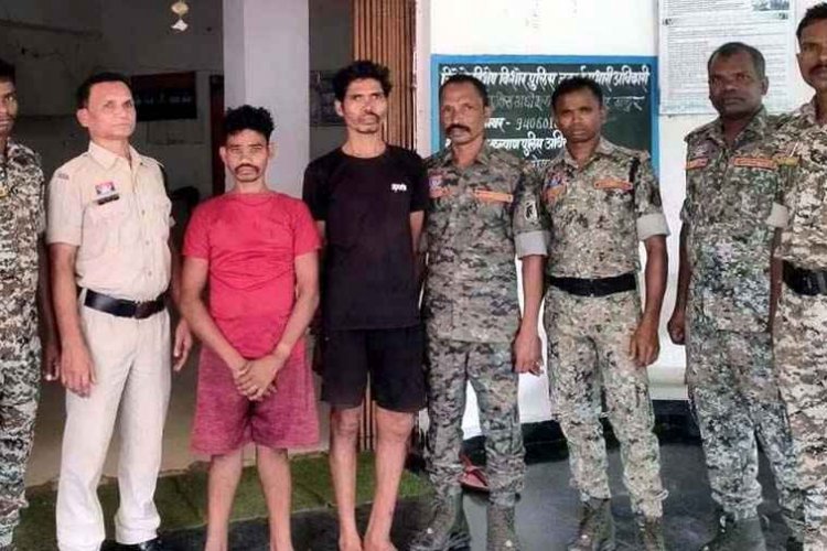 शराब के नशे में खूनी विवाद, पुराने लेनदेन को लेकर साथी के गले पर चाकू से किया हमला, हत्या का प्रयास के दो आरोपी गिरफ्तार होकर पहुंचे जेल