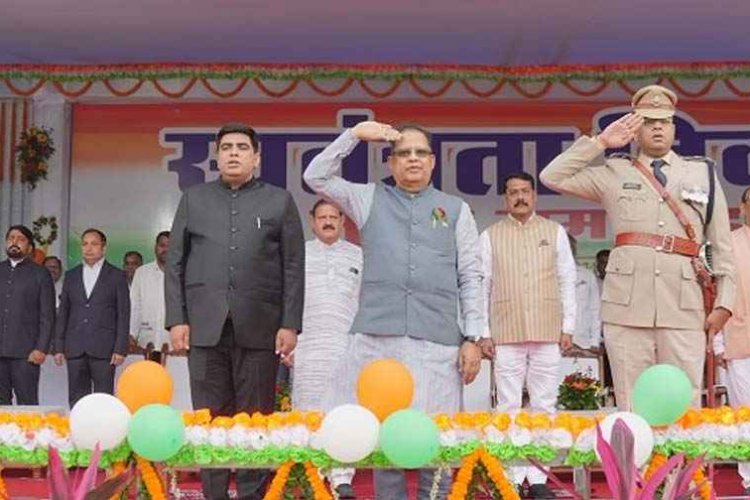 स्वतंत्रता दिवस पर अपनी ही सरकार के कार्यक्रम में उपेक्षा से नाराज पार्टी के पदाधिकारी&कार्यकर्ता और कई पार्षद कार्यक्रम छोड़ कर बाहर, गुटीय सुनियोजित!