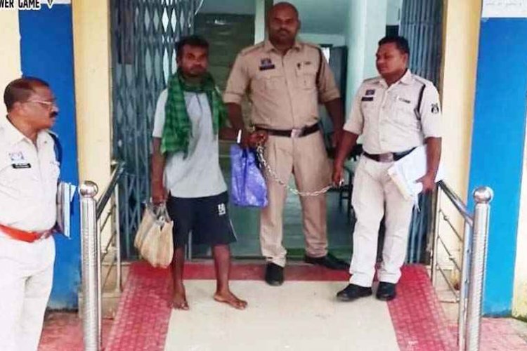 हरेली के दिन शराब के लिए पैसे न देने से इंकार करना पड़ा भारी, बुजुर्ग मां को उतारा मौत के घाट, बेटे ने बांस के डंडे से किया हमला, आरोपी बेटा रोहित गिरफ्तार