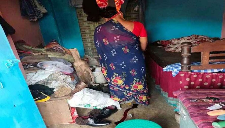 महिला ने लगाई फांसी, घर में फंदे से लटकी मिली लाश, इलाके में फैली सनसनी, नहीं मिला सुसाइड नोट, जांच में जुटी पुलिस, लोगों से पूछताछ जारी