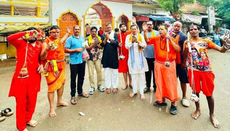 सावन के अंतिम रविवार भूतेश्वरनाथ धाम में गूंजी सेवा की मिसाल, क्लोज फ्रेंड ग्रुप मॉर्निंग क्लब ने कराया भंडारा, उमड़ा आस्था का सैलाब
