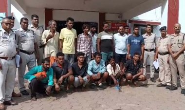 गणेश उत्सव के दौरान DJ पर नाचने को लेकर खुनी बवाल, चाकू-तलवार से हमले में युवक की मौत, पिता-भाई सहित 4 लोग घायल, नाबालिग समेत 14 गिरफ्तार