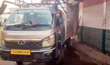 नवापारा में पीडीएस चावल पर बड़ा सवाल, राशन दुकान के बाहर पकड़ी गई PDS चावल से भरी पिकअप, कांग्रेस पार्षदों ने लगाया बेचने का आरोप, वीडियो वायरल