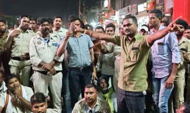 पुलिस की कार्रवाई में 4 आरोपी गिरफ्तार, बस की डिक्की से 67.842 किलो गांजा बरामदगी पर ड्राइवर संघ ने उठाये सवाल, तिरंगा चौक पर चक्काजाम