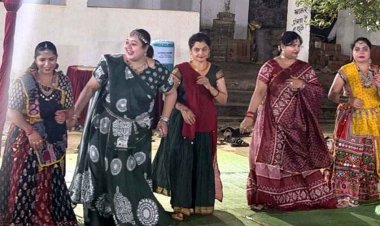 गरियाबंद का ऐतिहासिक गरबा पारंपरिक वेशभूषा में सजा, गुजराती समाज के महोत्सव में दिखा संस्कृति-संस्कार और पारिवारिक एकता का संगम