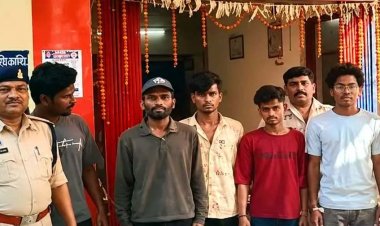 धमतरी में हथियारबंद युवकों का आतंक, घर में घुसकर महिला पर तलवार-डंडों से हमला, हत्या की धमकी, 5 आरोपी गिरफ्तार, बाकी आरोपियों की तलाश