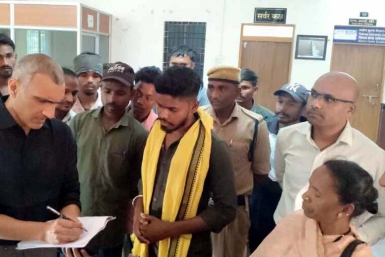 खेल मैदान की जमीन से अवैध कब्जा हटाने की मांग, युवाओं ने कलेक्टर को ज्ञापन सौंपकर लगाई इंसाफ की गुहार, धरना&प्रदर्शन की दी चेतावनी