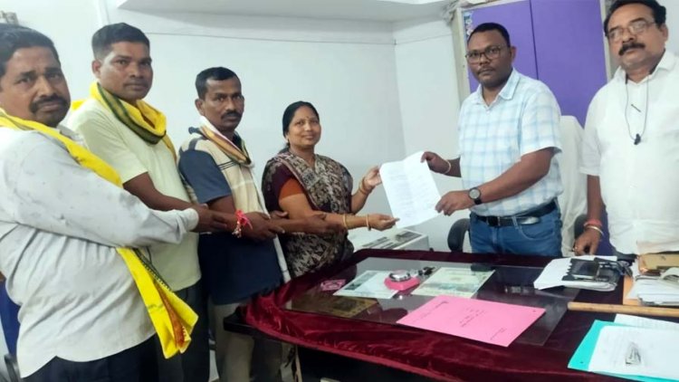 शिक्षकों की प्रतिनियुक्ति पर ग्रामीणों में जमकर आक्रोश, 75 स्कूल एक टीचर के भरोसे, 6 शिक्षक विहीन, लाटापारा हाई स्कूल में 49 बच्चों की पढ़ाई प्रभावित