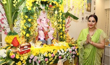 अभिनेत्री और गायिका लिजा मलिक ने 11वां गणपति उत्सव मनाया