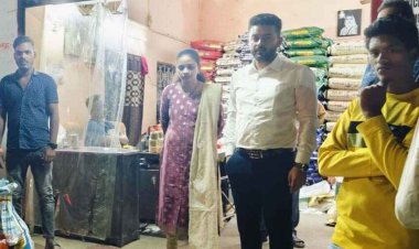 निजी दुकान से जब्त किया गया राशन में बंटने वाला 52 बोरी चावल, दुकान मालिक के खिलाफ खाद्य विभाग ने दर्ज कराया FIR, राशनकार्ड भी बरामद