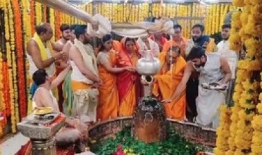 मुख्यमंत्री विष्णुदेव साय ने उज्जैन में सपरिवार महाकाल का किया दर्शन, रक्षाबंधन पर्व की दी बधाई, कहा -यह पर्व भाई-बहन के पवित्र रिश्ते को और मजबूत बनाता है