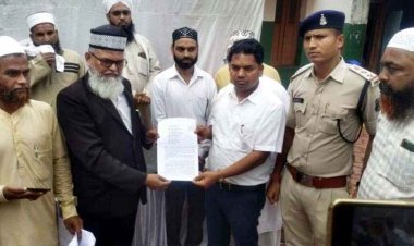 नबी करीम की शान में गुस्ताखी करने से आक्रोशित हजारों मुस्लिम उतरे सड़कों पर, रामगिरी महाराज की तत्काल गिरफ्तारी को लेकर सौंपा ज्ञापन