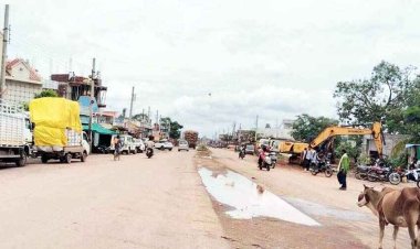 रेल लाइन के लिए निर्माण काम की वजह से राजिम-अभनपुर मार्ग आज सुबह तक रहेगा बाधित, आने-जाने वाहनों को 10 बजे के बाद मिलेगी राहत