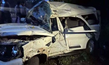 तेज रफ्तार स्कॉर्पियो अनियंत्रित होकर पेड़ से टकराई, ड्राइवर समेत दो की मौत, 2 गंभीर रुप से घायल, जांच में जुटी पुलिस