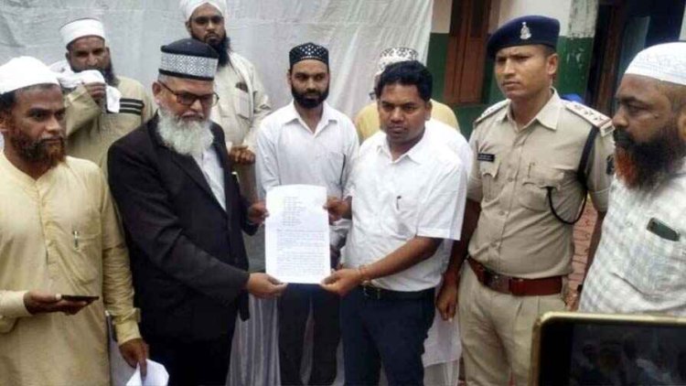 नबी करीम की शान में गुस्ताखी करने से आक्रोशित हजारों मुस्लिम उतरे सड़कों पर, रामगिरी महाराज की तत्काल गिरफ्तारी को लेकर सौंपा ज्ञापन