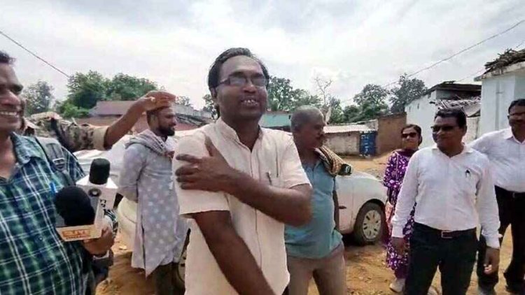 जांच के लिए प्राइवेट स्कूल पहुंची शिक्षा अधिकारी और उनकी टीम, शाला प्रबंधन ने नहीं खोला गेट, डीईओ पर फेंके अंडे