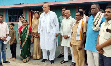 अमितेश शुक्ल ने पीड़ित महिला से घर जाकर की मुलाकात, बोले- इंसाफ नहीं मिलने पर कांग्रेस करेगी धरना प्रदर्शन, छत्तीसगढ़ हॉस्पिटल छुरा का मामला