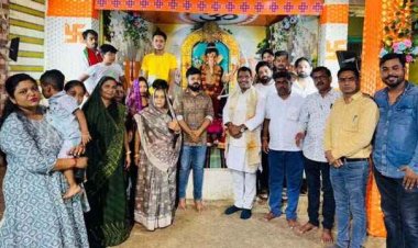 गरियाबंद में गणेश महोत्सव की धूम, विघ्नहर्ता के दर्शन करने पहुंचे विधायक रोहित साहू, गणपति बप्पा की उतारी आरती, बप्पा मोरिया के लगाए नारे