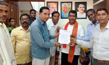 कैसे पूरा होगा प्रधानमंत्री के डिजिटल भारत का सपना, बीएसएनएल सेवा बहाल करने भारतीय किसान यूनियन के प्रतिनिधियों ने MLA रोहित साहू को सौंपा ज्ञापन