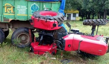 राशन से भरे ट्रक की चपेट में आकर उड़े ट्रैक्टर के परखच्चे, ड्राइवर गंभीर रुप से घायल, इलाज के लिए आक्रोशित परिवार ने बनाया बंधक