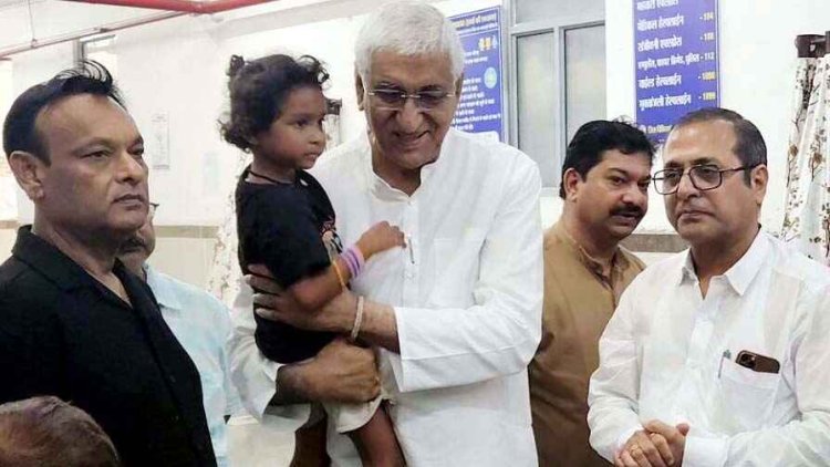 टीका लगाने के बाद दो नवजात मासूमों की मौत, कई बच्चे अस्पताल में भर्ती, टीएस सिंहदेव ने की पीड़ित बच्चों के परिवारों से मुलाकात, बोले- फौरन की जाए जांच