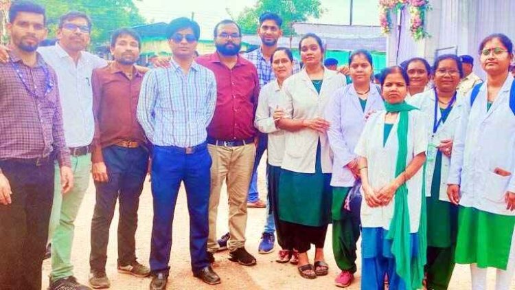 स्वास्थ्य कर्मचारियों ने 27% वेतन-वृद्धि और 18 सूत्रीय मांगों का CM को सौंपा ज्ञापन, महंगाई भत्ते समेत अन्य मांगों को लेकर हड़ताल पर बैठे कर्मचारी