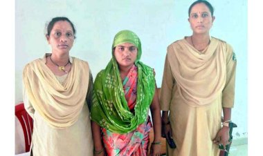 चर्चित सेक्स स्कैंडल मामले में कार्रवाई, हनी ट्रैप केस में हीराकली चतुर्वेदी गिरफ्तार, कॉल गर्ल दुर्गा टंडन के साथ ग्राहक लाने का करती थी काम