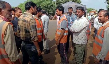 अडानी पावर में मजदूरों की हड़ताल जारी, JCP ने दिया था साथ का भरोसा, कामरेड नरोत्तम शर्मा ने कंपनी के अड़ियल रवैये को ठहराया जिम्मेदार