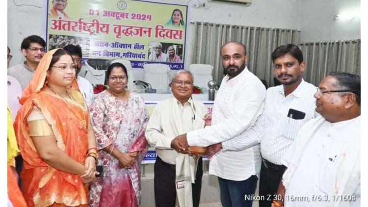 वृद्धजनों को गफ्फू मेमन ने किया सम्मानित, भवन निर्माण 10 व दो लाख रुपये मनोरंजनयुक्त सामग्री के लिए की घोषणा, स्कूली बच्चो को दिलाई स्वच्छता की शपथ