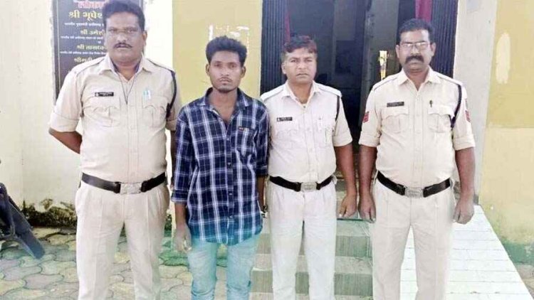 शादीशुदा गर्लफ्रेंड से मिलने आया प्रेमी, खेत में प्रेमिका की हत्या कर हो गया फरार, चप्पल ने खोला हत्यारे का राज, जशपुर पुलिस ने आरोपी को किया गिरफ्तार