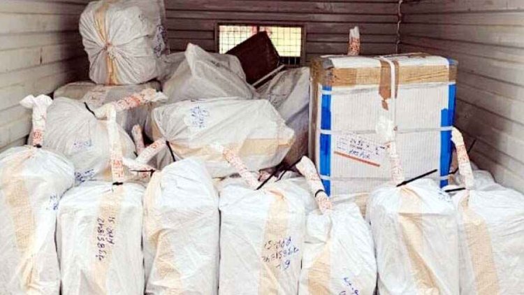 नवरात्रि के दौरान दिल्ली फ्लाइट से रायपुर पहुंची 9 करोड़ की 928 किलो चांदी  जब्त, छोटा हाथी में भरकर लाते पुलिस ने पकड़ा, जांच में जुटी GST टीम