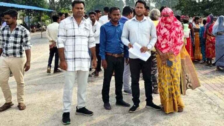 जिला भाजपा अध्यक्ष सुभाष जालान, जनपद सीईओ प्रतीक प्रधान समेत चार लोगों की खिलाफ गैंगरेप का आरोप, पीड़िता के साथ कई महिलाएं पहुंची थाना