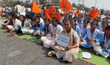 ABVP और छात्रों ने NH-30 पर किया चक्काजाम, कॉलेज-स्कूल के लिए भवन की मांग, कहा- सरकार बीजेपी की, लेकिन हमारी भी नहीं सुन रही