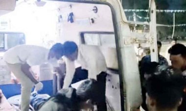 आमने-सामने दो बाइक की टक्कर, एक की मौत, शव के उड़े चिथड़े, दो घायल, मृतक के परिजनों ने किया चक्का जाम, मुआवजे की मांग