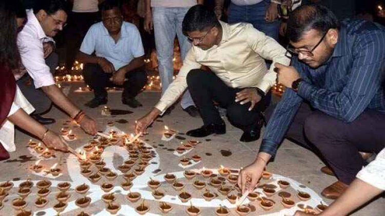 छत्तीसगढ़ की जनता को स्थापना दिवस पर राष्ट्रपति ने दी बधाई, दीपोत्सव एवं दीपदान कार्यक्रम का हुआ आयोजन, दीयों से जगमगाया शहर